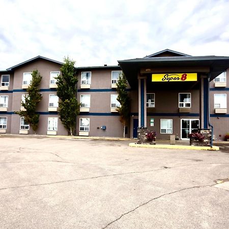 Super 8 By Wyndham Whitecourt Hotel Luaran gambar