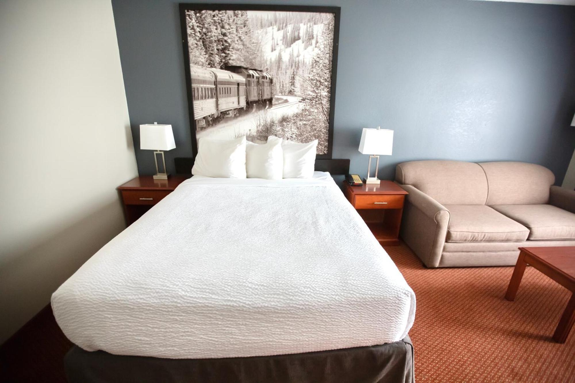 Super 8 By Wyndham Whitecourt Hotel Luaran gambar