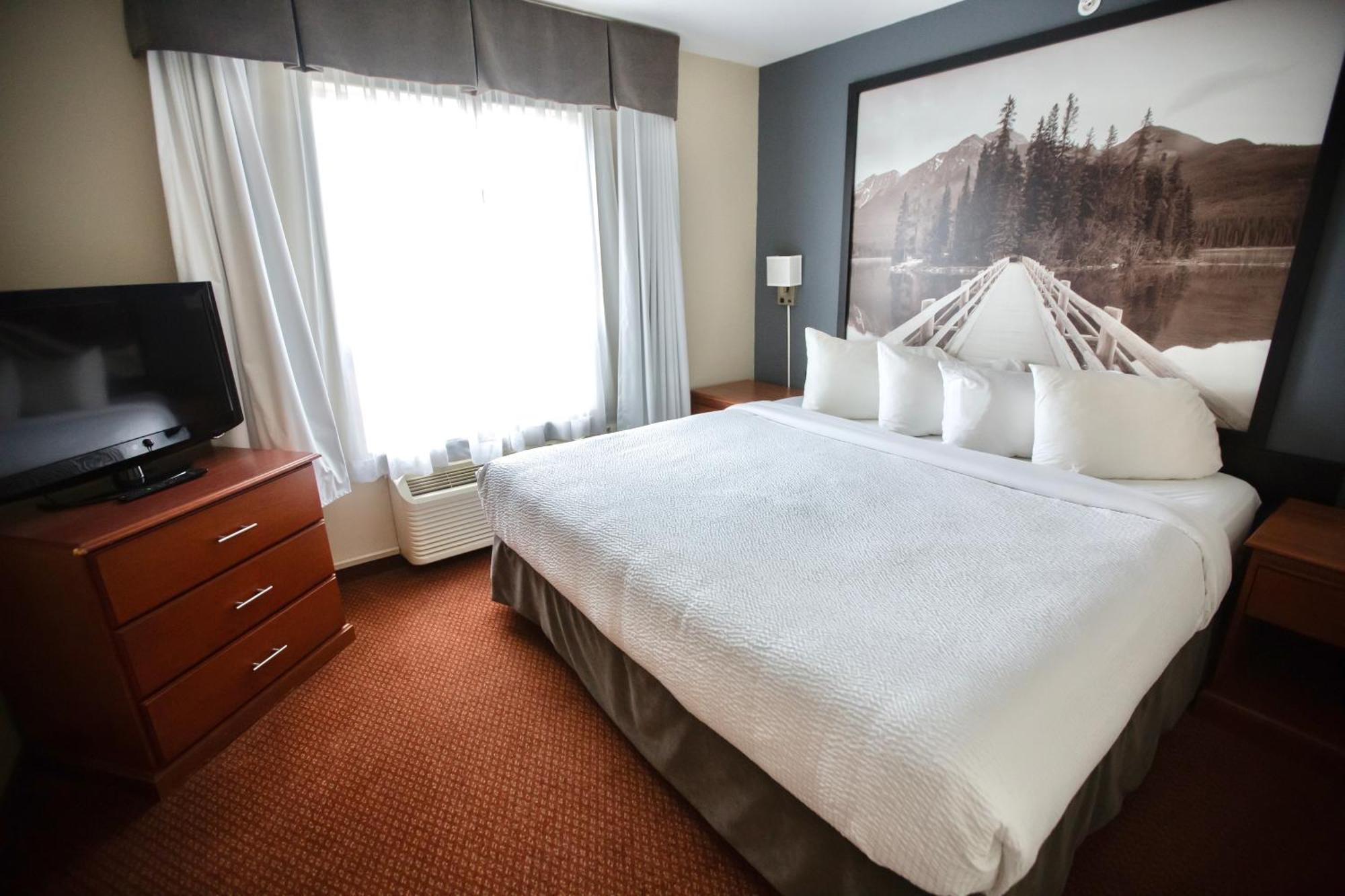 Super 8 By Wyndham Whitecourt Hotel Luaran gambar